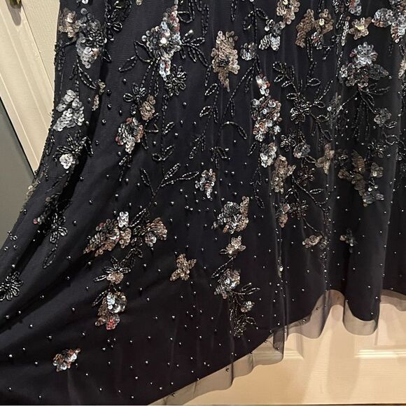 ADRIANNA PAPELL LONG SLEEVE NAVY BLUE BEADED MESH GOWN IN SIZE 8 - Picture 5 of 11